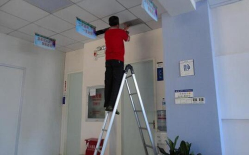 .过滤网太脏。